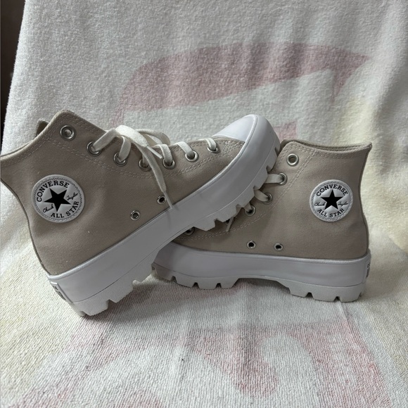 Converse Sand Chuck Taylor All Star Lugged Sneakers Women’s Sz 6 - Picture 5 of 7